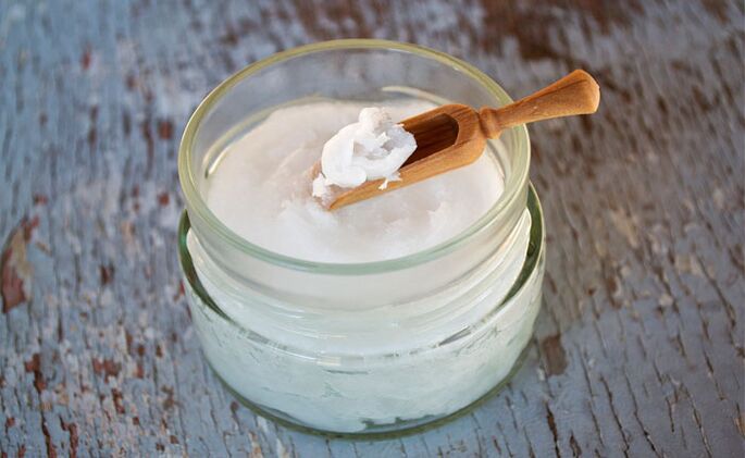 Camphor oil and clay mask
